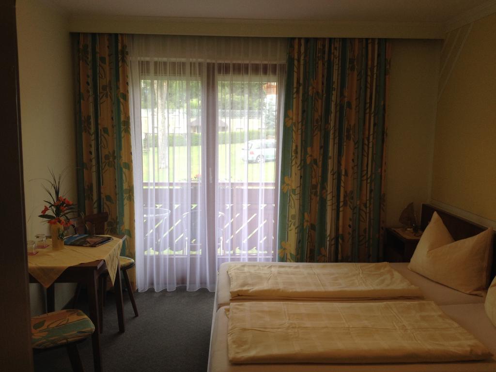 Pension Seerose Drobollach am Faakersee Zimmer foto